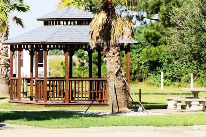 Property Grounds 21 of 25