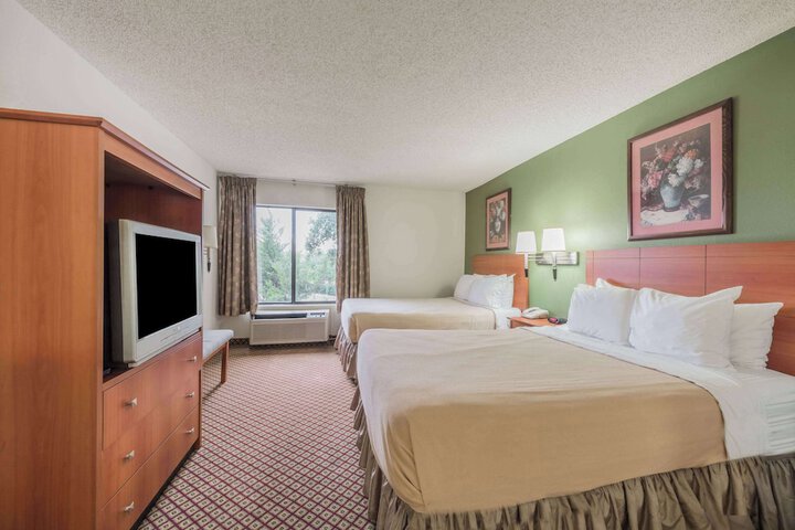 1 King Bed Studio Suite (7 of 15)