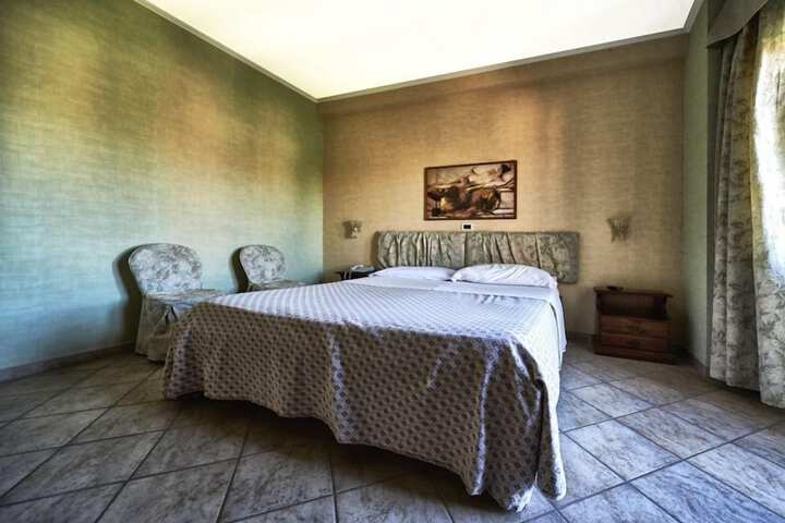 Room 6 of 31