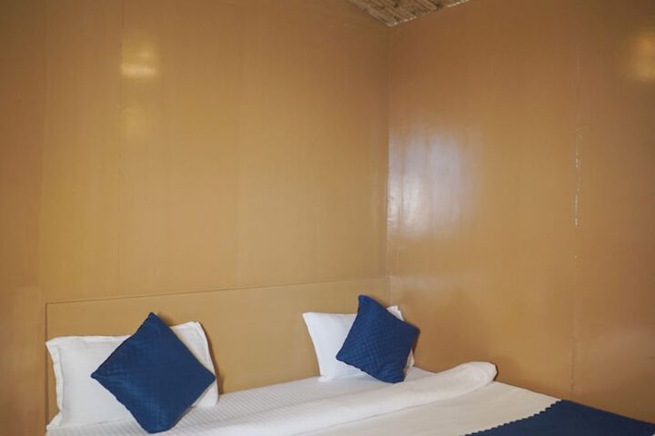 Room 6 of 37