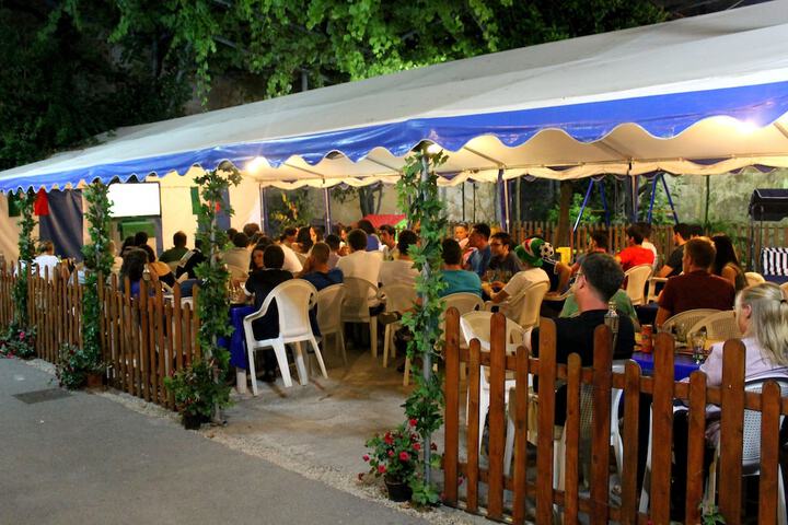 Dining Photos