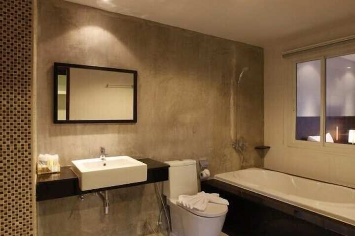 Room 26 of 32