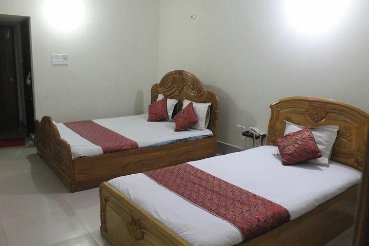 Room 11 of 27