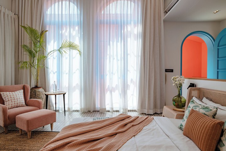 Room 3 of 9