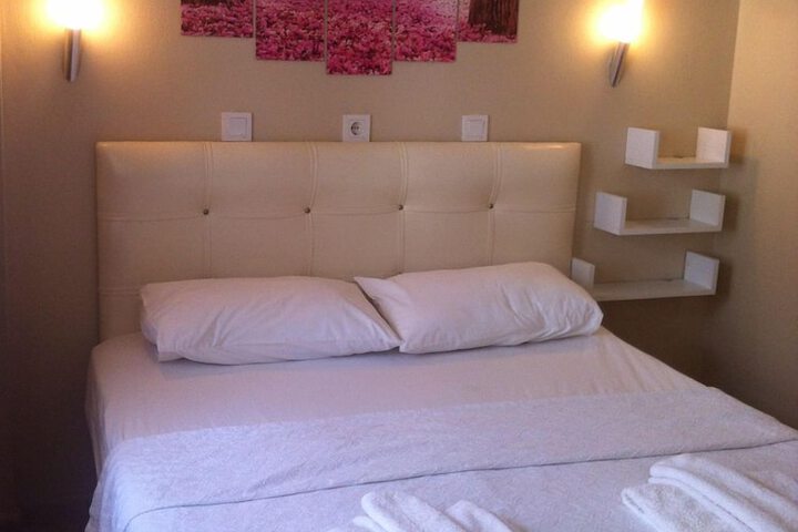 Room 7 of 34