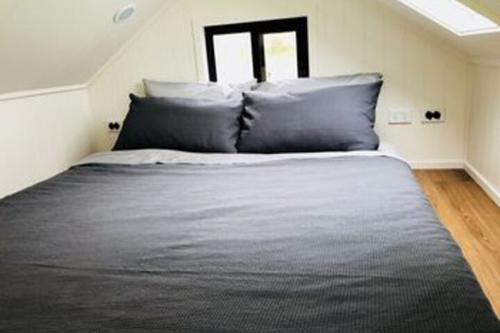 Room 9 of 15
