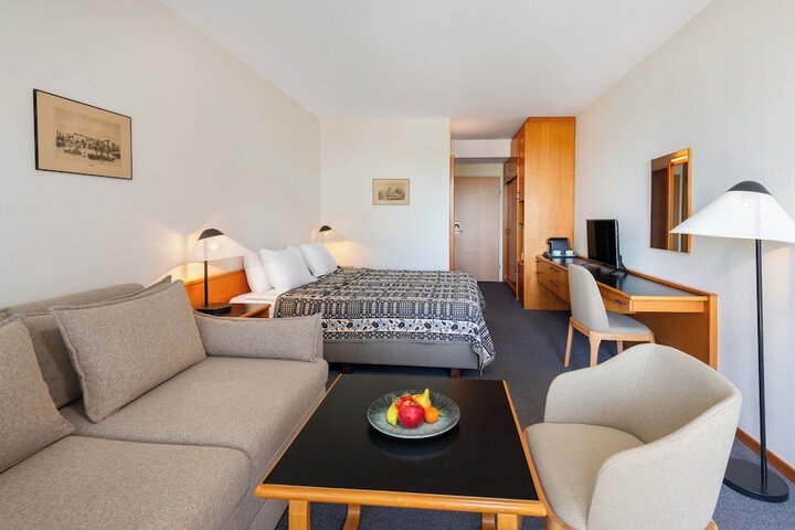 Room 15 of 41
