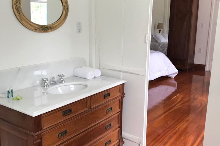 Room 28 of 53