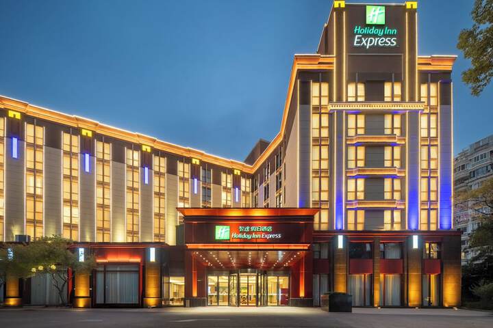 Hotel 68 of 71