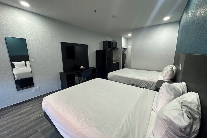 Room 25 of 101