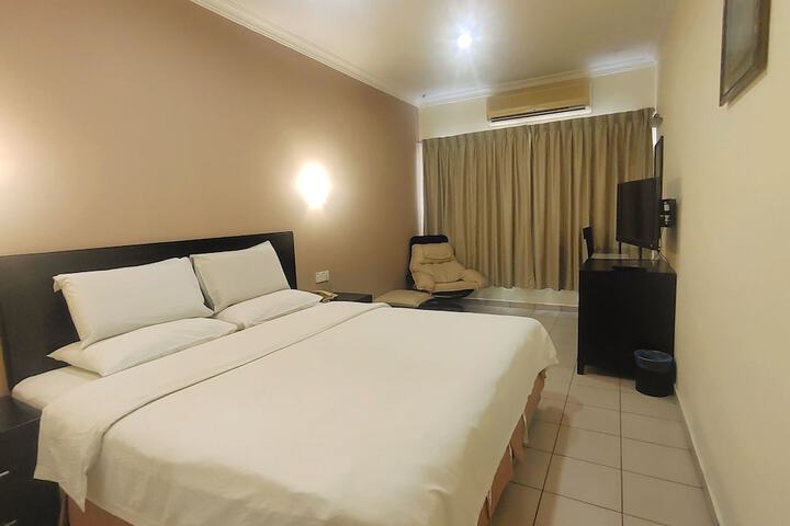 Room 6 of 24