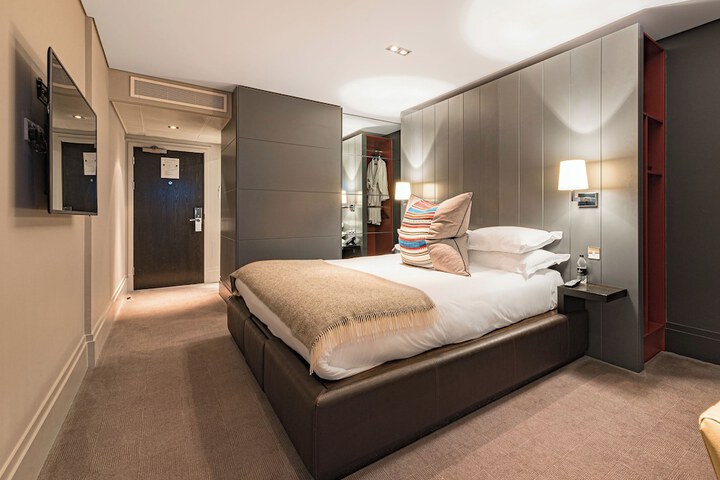Room 16 of 43