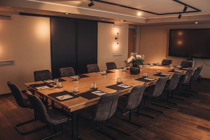 Business Center 47 of 51