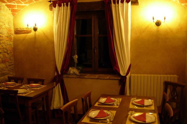 Dining 19 of 46