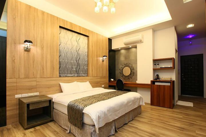 Room 19 of 30