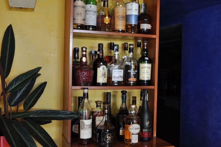 Bar