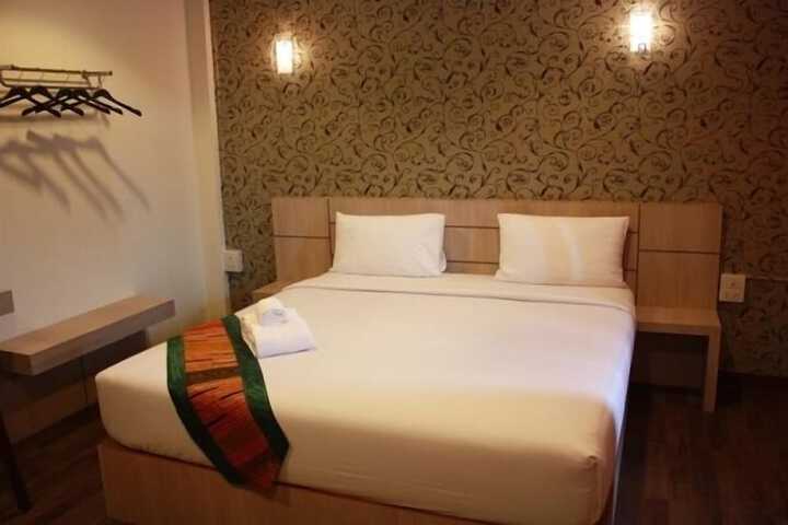 Room 13 of 52