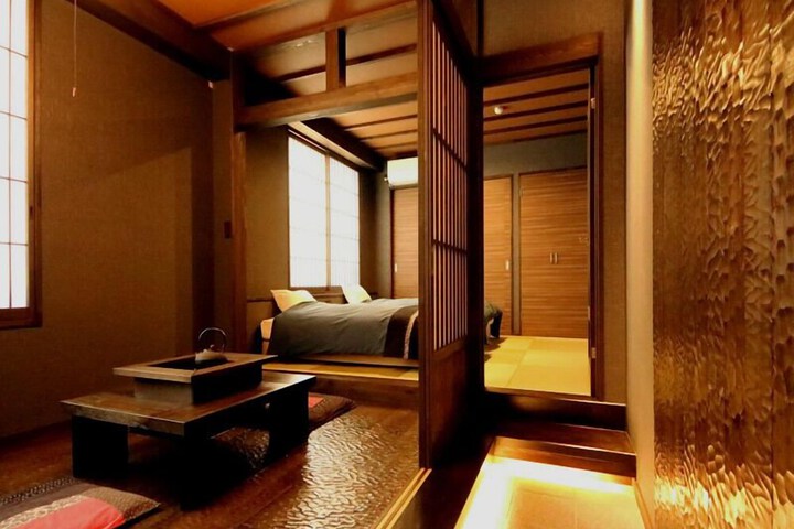 Room 19 of 49