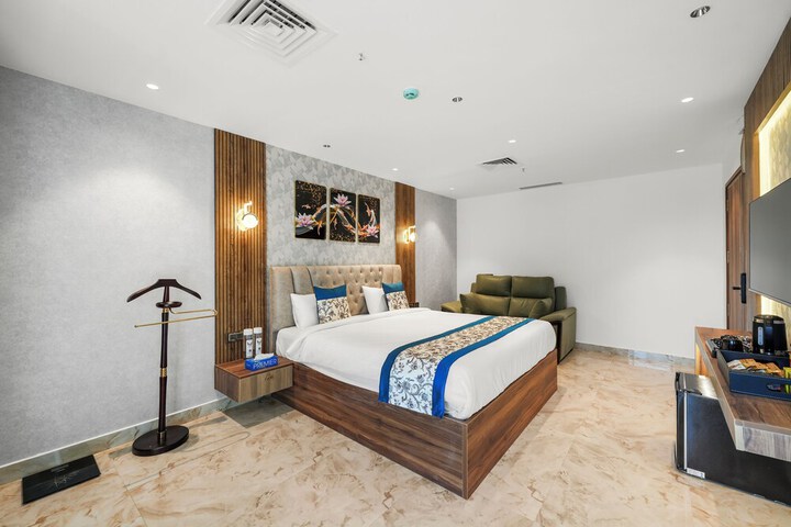 Room 7 of 31