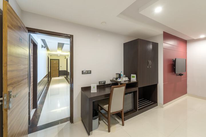 Room 15 of 33