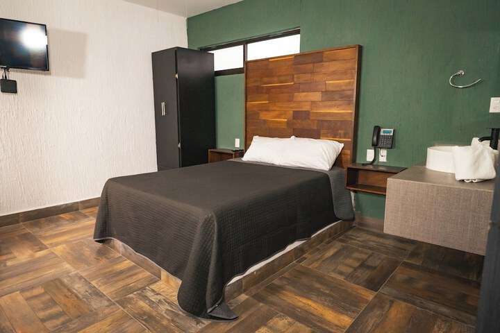 Room 4 of 11