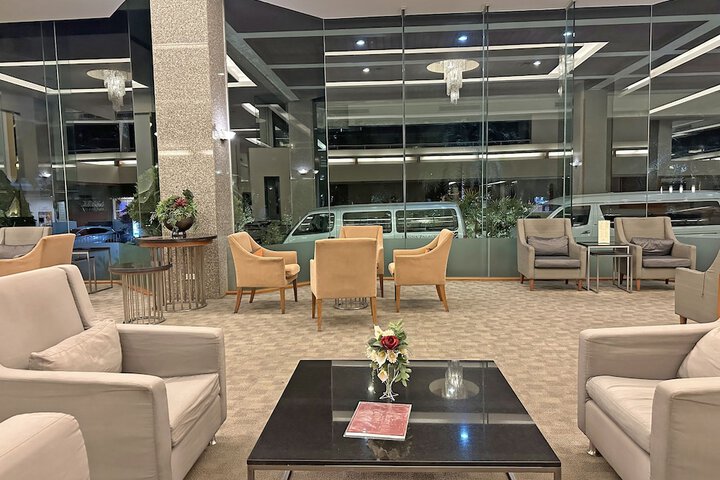 Entrance & Lobby