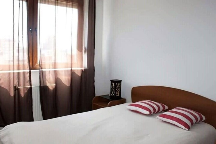 Room 2 of 11