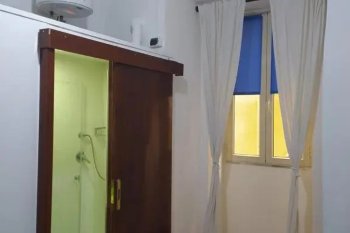 Room 4 of 14