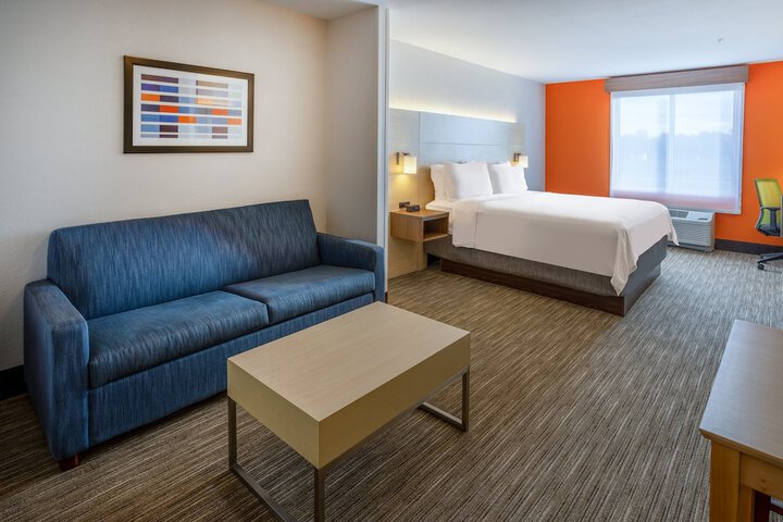 1 King Bed (7 of 8)
