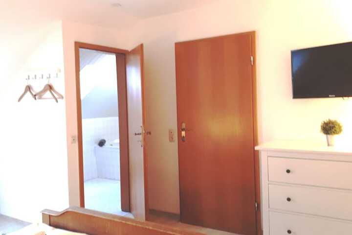 Room 9 of 31