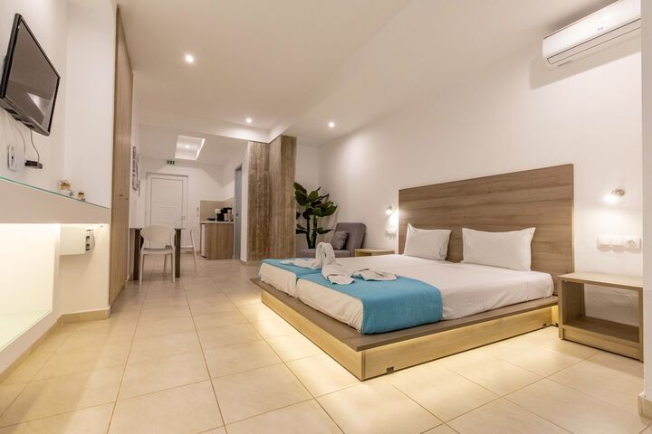 Room 12 of 82