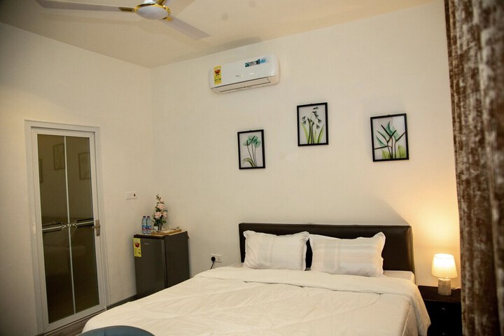 Room 18 of 77