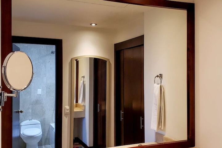 Room 16 of 37
