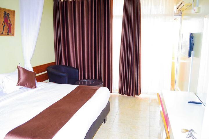 Room 21 of 114