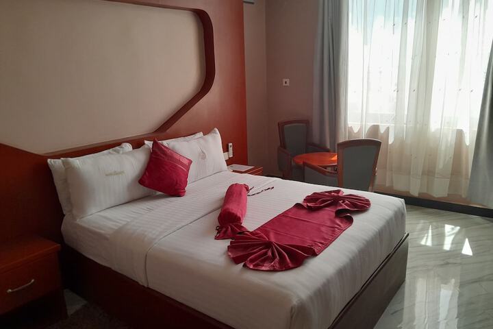 Room 34 of 119
