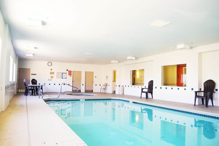 Pool 19 of 26