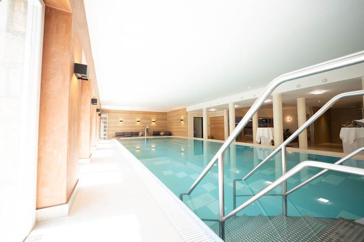 Hotel Pool