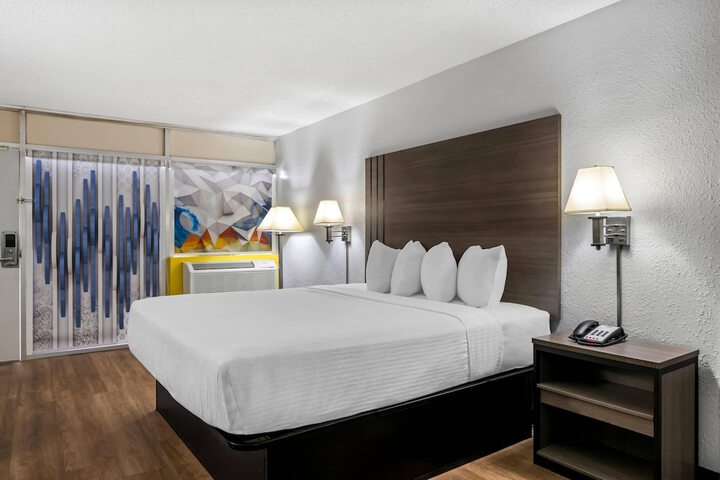 Room 21 of 40
