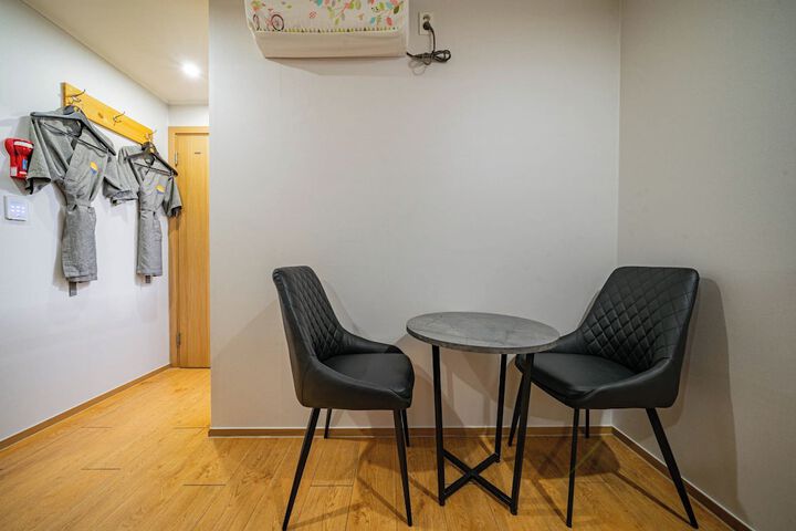 Room 103 of 139