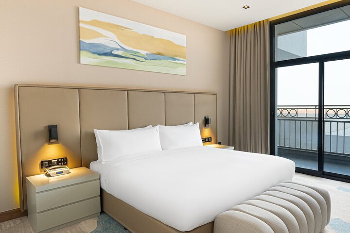 Room 32 of 80