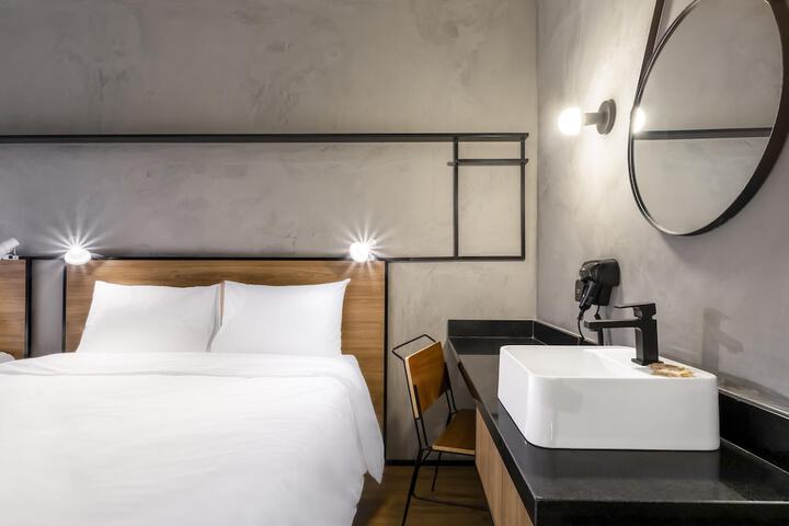 Room 19 of 42