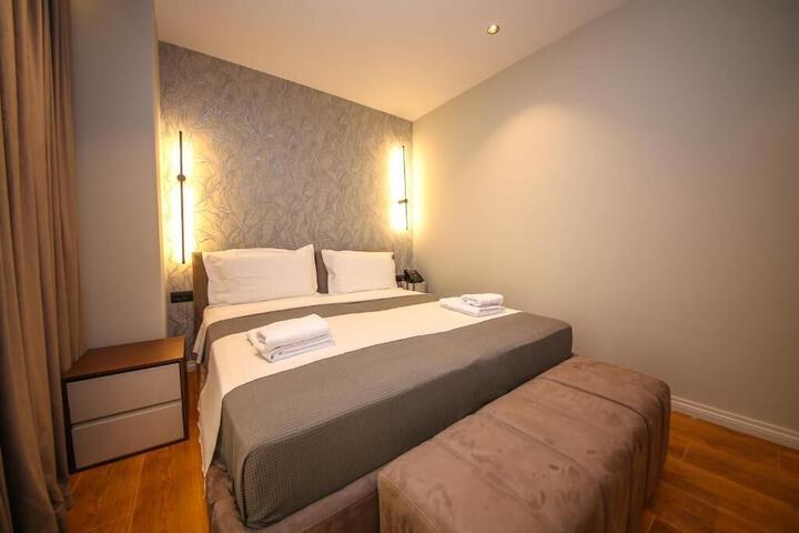 Room 44 of 108