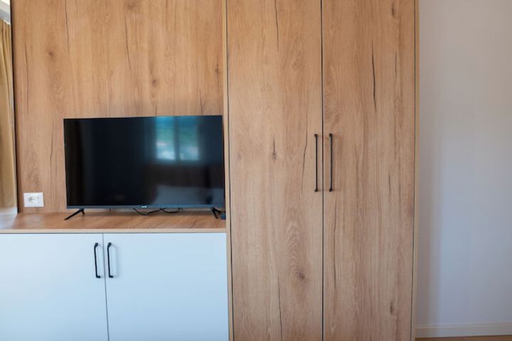 Room 15 of 32