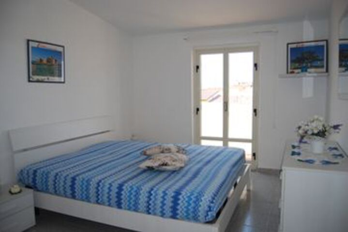 Room 10 of 18