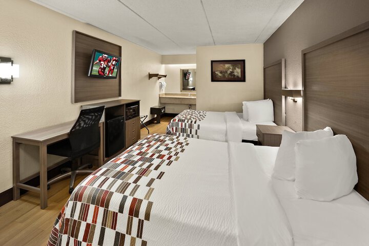 Standard Double Bed Accessible (7 of 13)