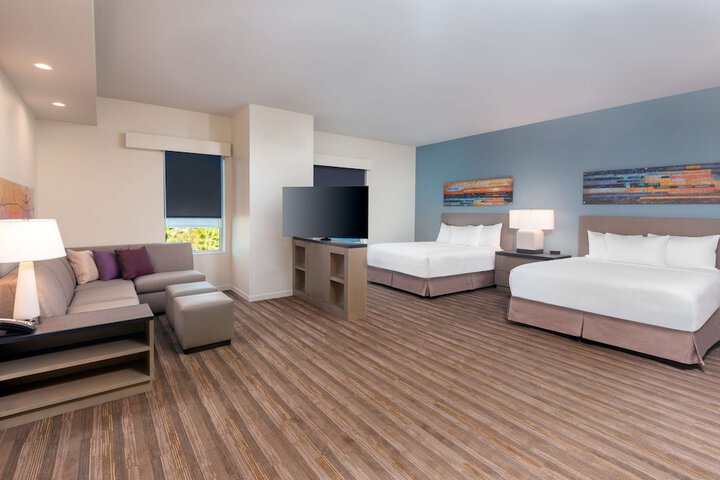 Room 27 of 60