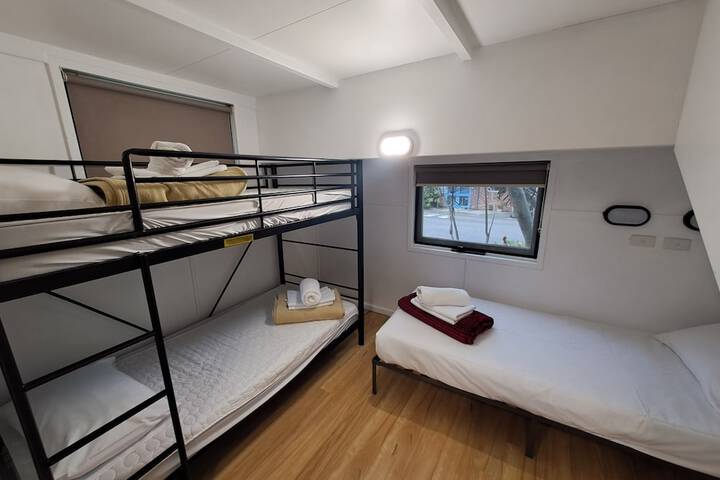 Room 14 of 76
