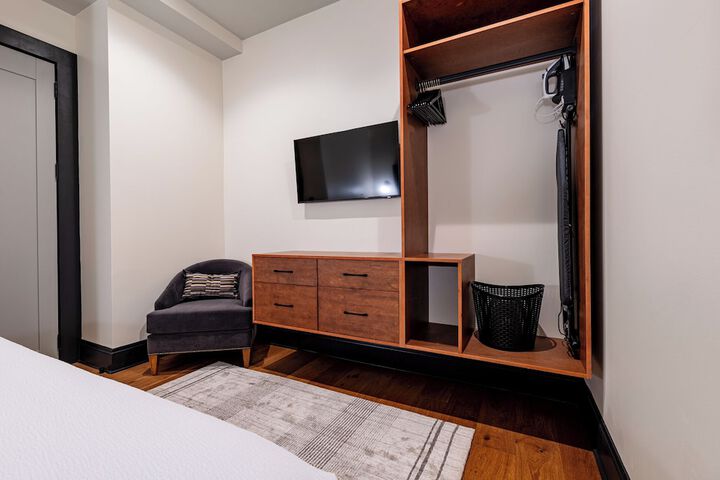 Room 71 of 341
