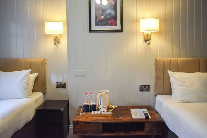 Room 27 of 94