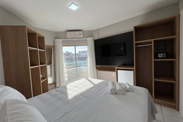 Room 16 of 102